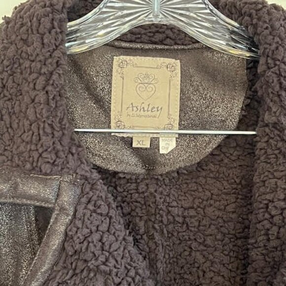 Faux Shearling Moto jacket - Picture 6 of 9